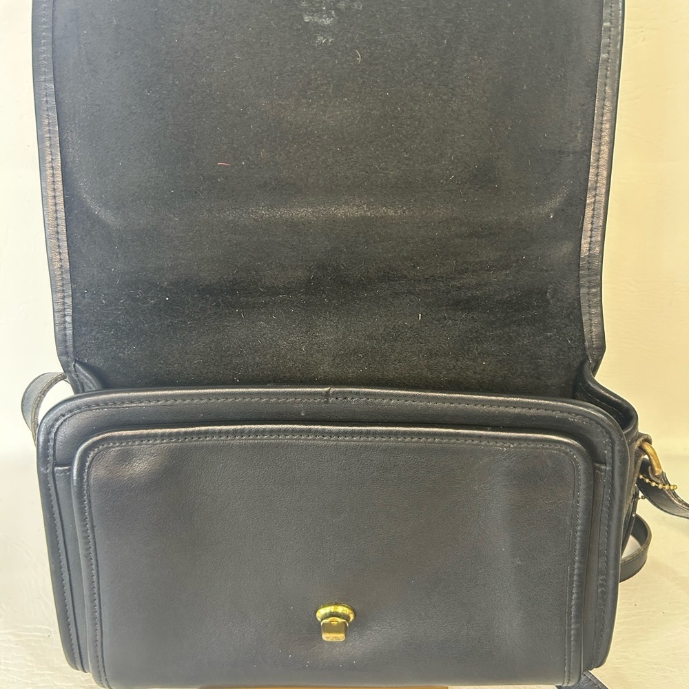 Coach Vintage 9812 Ridgefield Flap
Turn Lock Crossbody Leather Bag Black
USA - Picture 9 of 16